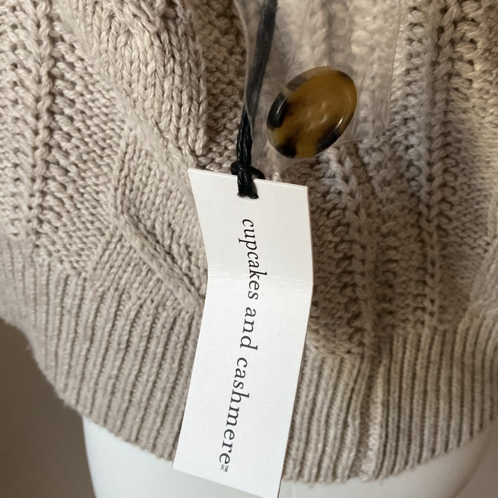 Cupcakes and Cashmere Women’s Oatmeal Chunky Knit Cardigan Sweater Preppy - Picture 4 of 7